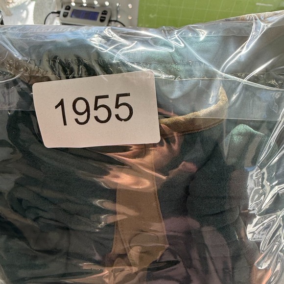 L.L. Bean Airlight Sweater Men Small Green Knit Slightly Fitted 1/4 Snap Button - Picture 8 of 8